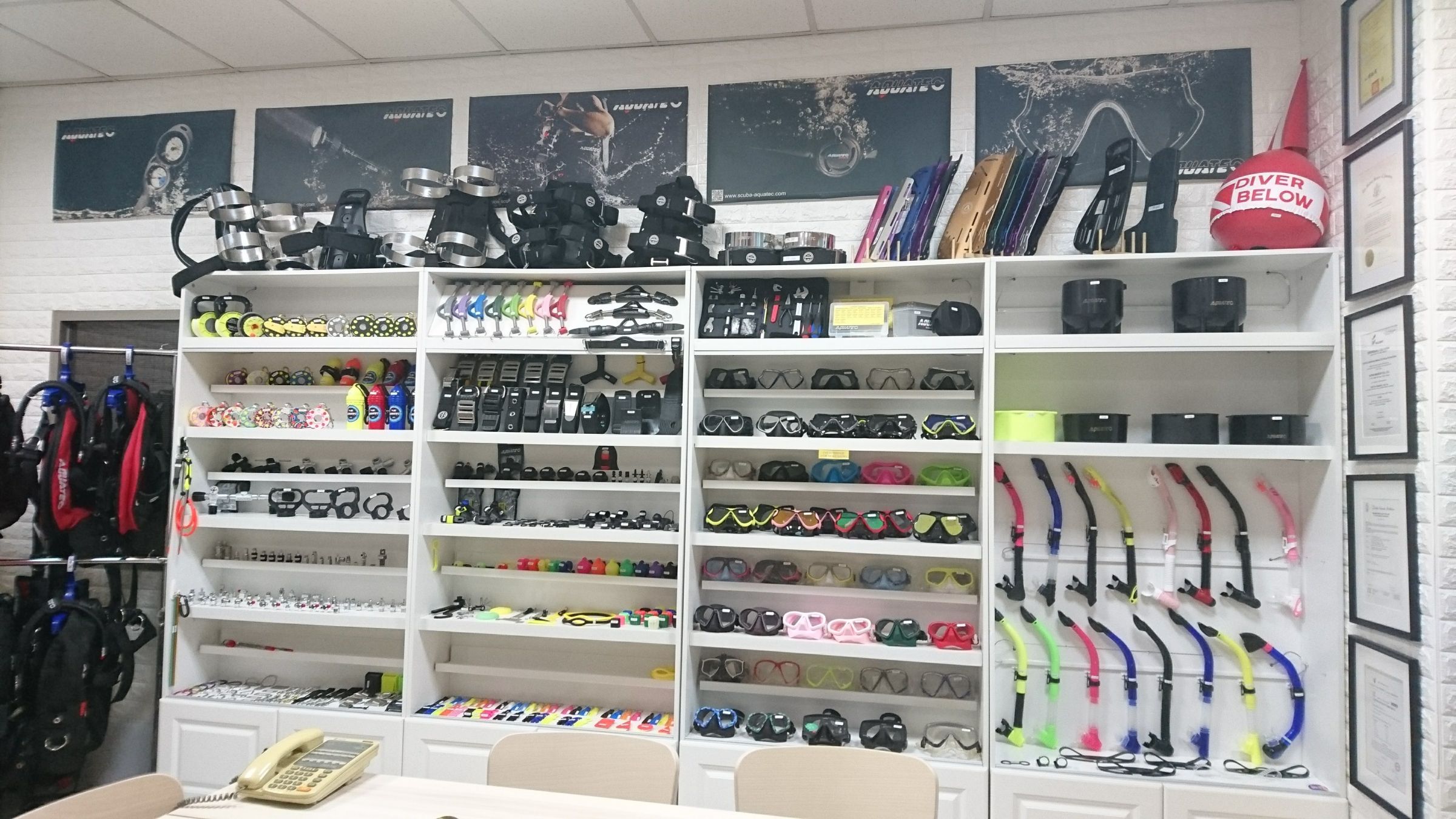 نمایشگاه کارخانه AQUATEC: نمایش جامع تجهیزات غواصی حرفه‌ای