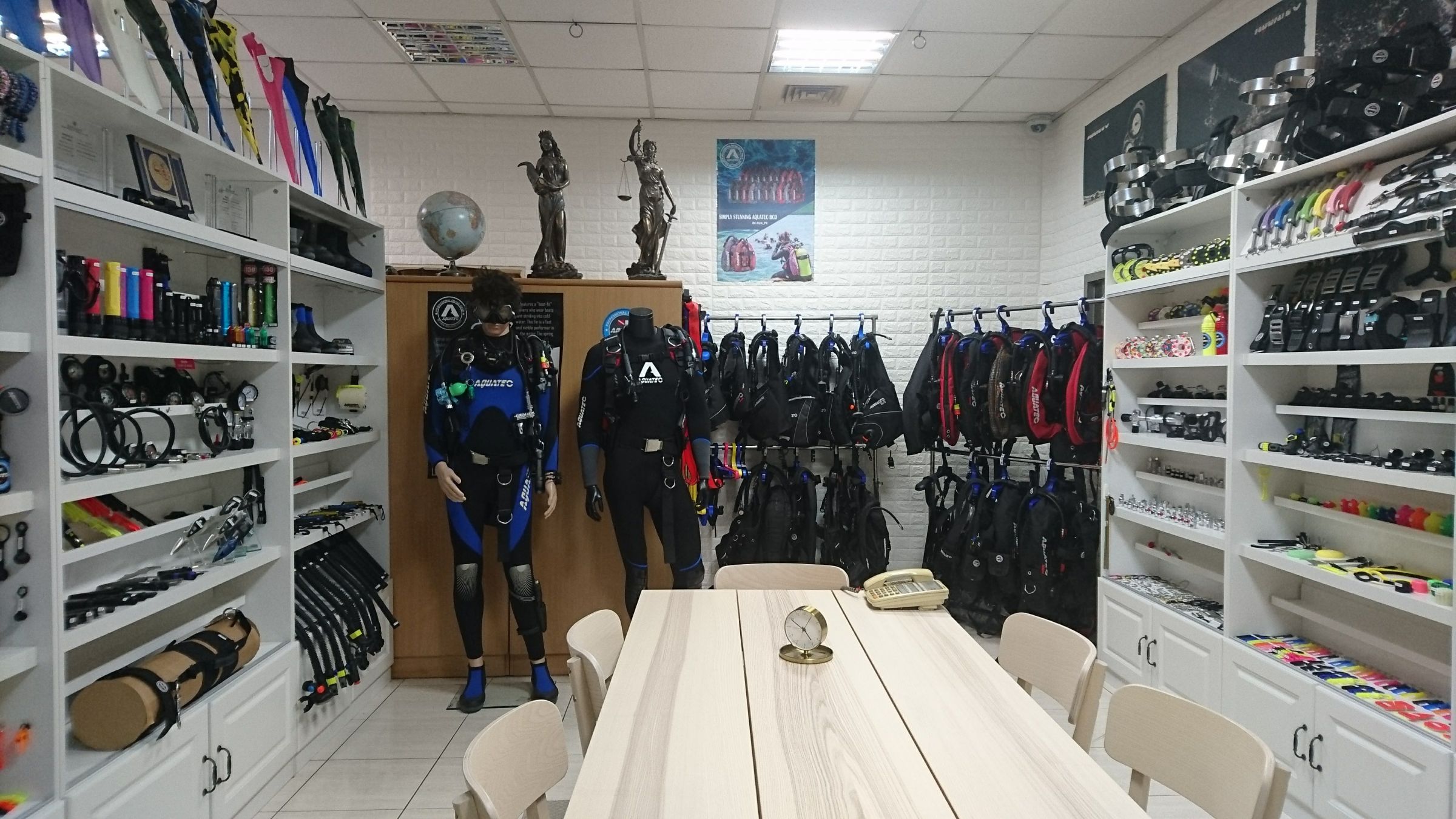 رگولاتورهای غواصی و گیج‌های دقیق: نمایش برتری در تولید