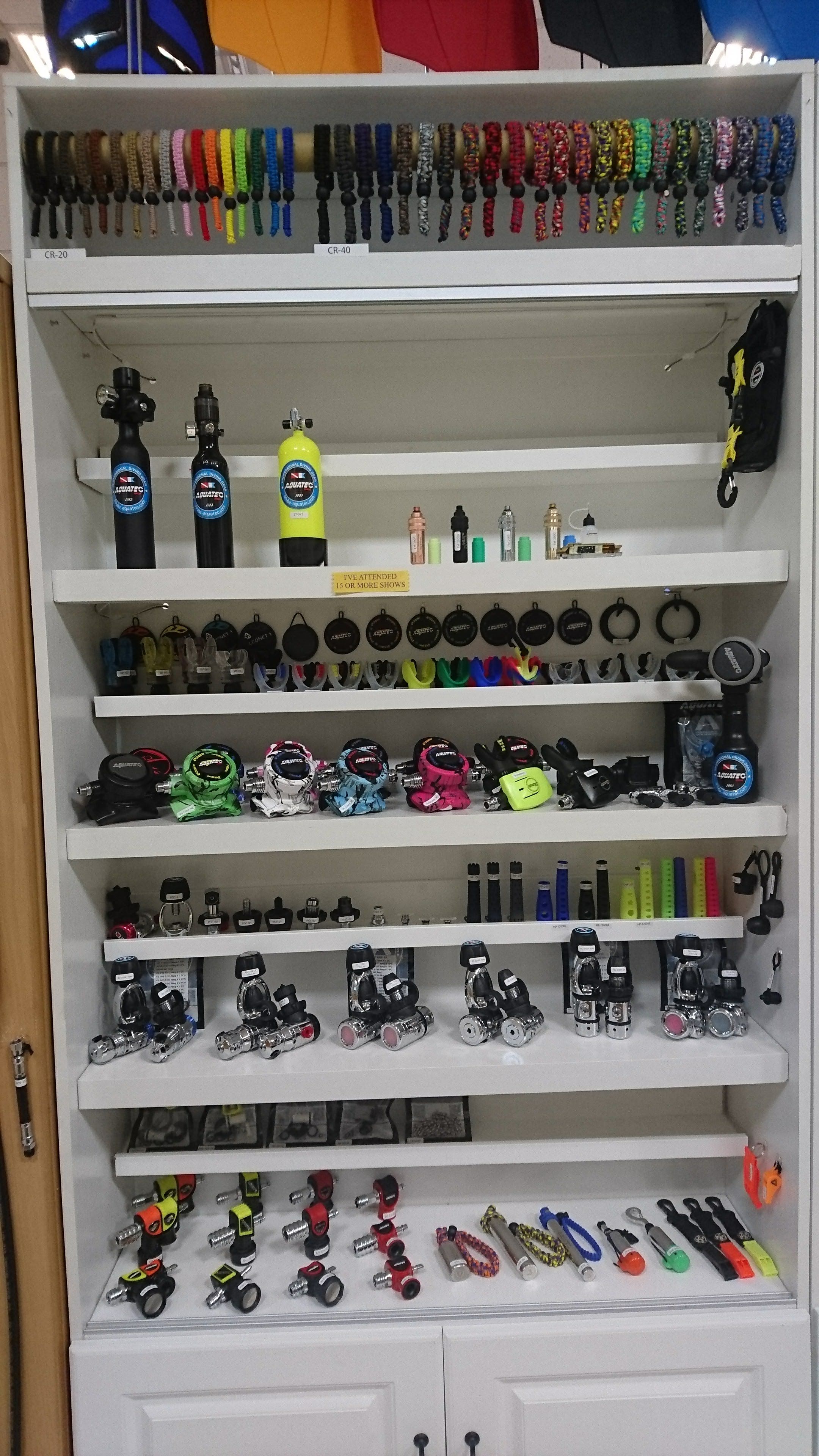 گیج‌های غواصی دقیق، کنسول‌ها و ابزارهای ناوبری